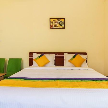 Itsy Hotels Riyas Grand 蒂鲁帕蒂 外观 照片