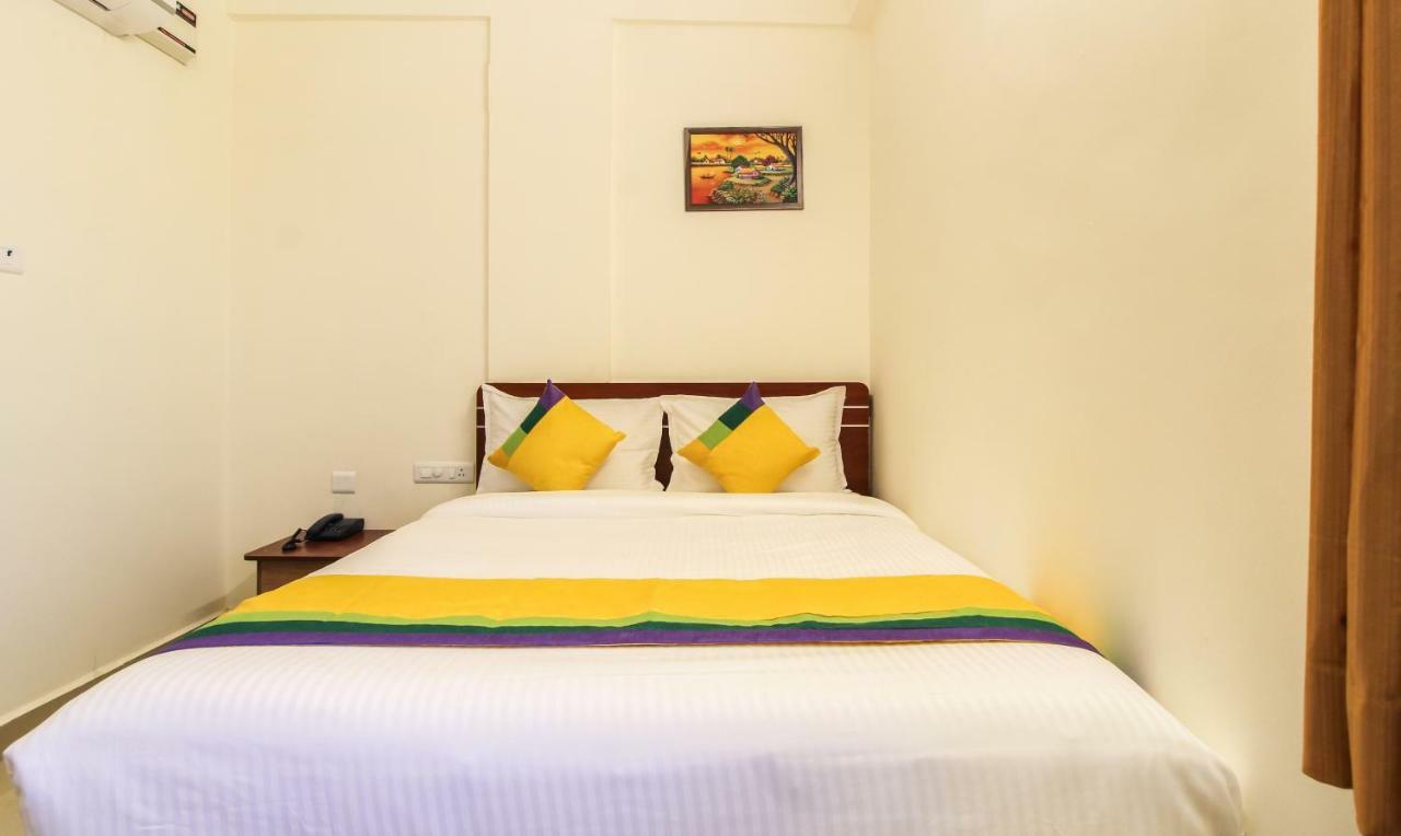 Itsy Hotels Riyas Grand 蒂鲁帕蒂 外观 照片