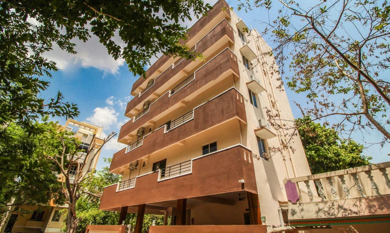 Itsy Hotels Riyas Grand 蒂鲁帕蒂 外观 照片