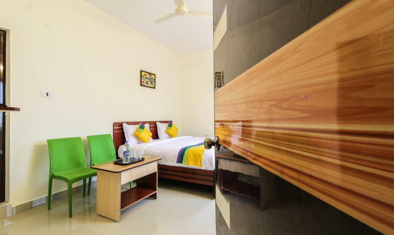 Itsy Hotels Riyas Grand 蒂鲁帕蒂 外观 照片
